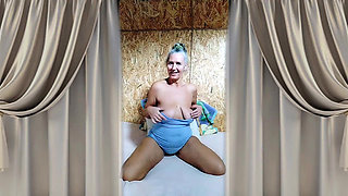 Lukerya Starts Her Day Hotly