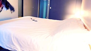 Brunette amateur milf dildos her sweet pink cunt