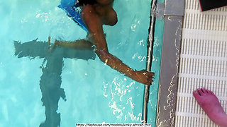 Flashing in the Second Hand Shop 01 & Learning to Swim, Lesson 02