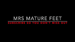 Mrs Mature Feet Getting Her Boobs Covered 419