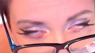 Tattooed MILF Sliding Oil on Her Body and Masturbating Until Squirting