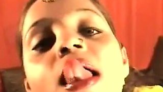 Indian Aunty Masturbating