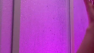 Redhead Play with Her Wet Pussy in Bathtub