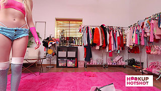 BTS - Cecelia Taylor Models Skimpy Lingerie In A Photoshoot!