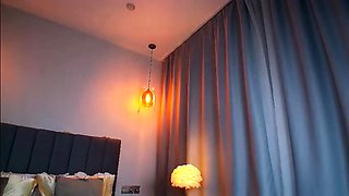 Cute amateur webcam teen girl toying pussy on webcam