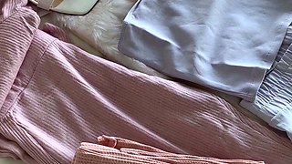 Amateur brunette ariana marie solo toying