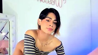Solo webcam tranny masturbation