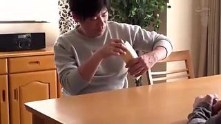 03254,Beautiful woman's lewd appearance