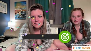 2 lesbi natural boobs on striptango