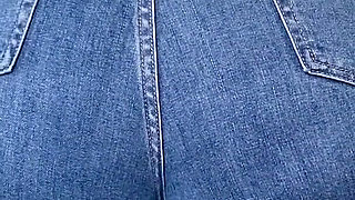 Farting Fat Booty MILF in Jeans