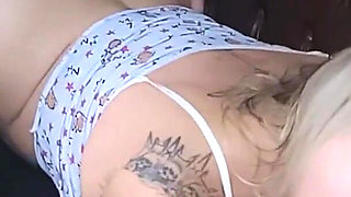Neighbor Big Ass Calls Me to Fuck in the Window to See the Cuckold Coming Out