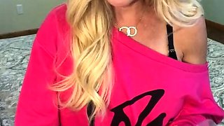 Brandi Loves the Dual Thrusting wand