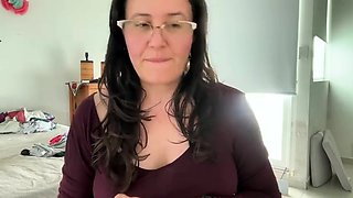 Cute amateur brunette naughty in solo jerking show on camera