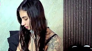 Tattoed Amateur Webcam Girl Hot Dildo Action Masturbation