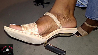 Belle Hadja Pretty Feet of the Night