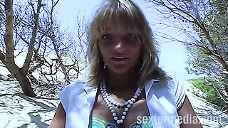 Beach Fuck with the Young Vacationer