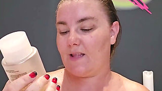 Ashley Turns Her Bath Hair Wash Into Toy Play