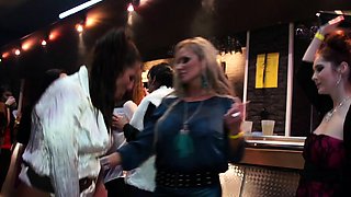 Amateur girlfriend anal group sex with facial