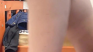 Hana Pee Because She Cant Handle It