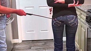 Amateur Teen Dances and Teases Solo on cam