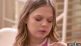 Stepbro made his young stepsister squirt