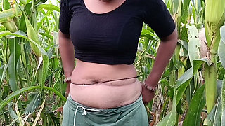 The eldest son's daughter-in-law, in the field, undressed her blouse, saree, clothes, her fat ass is twisting her thick ass, I am putting a land in your ass, I will fuck your daughter-in-law.
