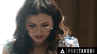 Mature sex with magnetic Leana Lovings and Jason Sarcinelli from Pure Taboo