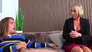 Sex Therapist Melanie Monroe Helps A Chronic Masturbator