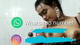 Today Exclusive- Horny Desi Chick Shows Her Boobs And Pussy