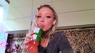 Masturbating loving babe solo toy plays with enthusiasm