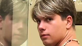 Twink Masturbating: Amateur Cam Video