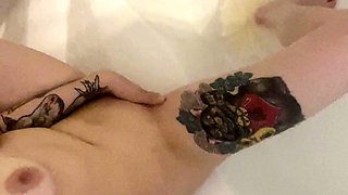 Kendall Jenner webcam solo look alike masturbation
