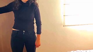Lesbian Teen Tastes Her First Pussy - Scarlettandc Gets Wet