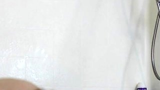 Cute amateur brunette naughty in solo jerking show on camera