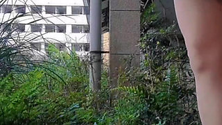 Outdoor-exposure and Peeing