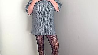 Mrs Mature Feet & Her Big Granny Pants