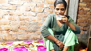 Desi Indian Bhabhi First Time Real Test - Amazing Homemade Chudai Video in Doggy Style