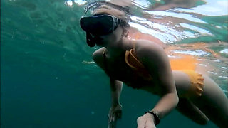 Snorkel Slut: Tight Bikini, Dive Mask & Underwater Fin Tease