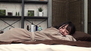 A Massage Parlor Offers a Hands-on Experience to Its Employees! the Brilliant Effect Gives an Unexpectable Creampie! 3