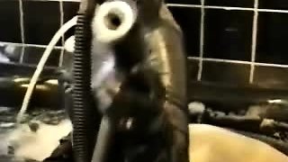 Amateur cd in latex masturbating dildoing