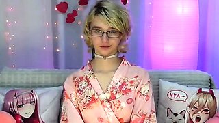 Amateur Blonde Teen Plays Solo with Toy Webcam Porn