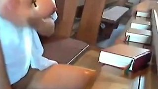 Tetotas de Dios: Chica Amateur con Tetas Grandes Se Masturba