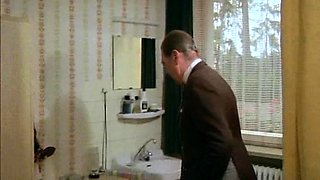 cute vip ass fingering herself on live webcam