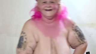 Momnys a Mess When Stepson Undressed