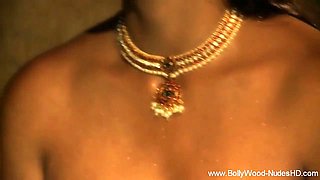 Watch glamour miss's movie