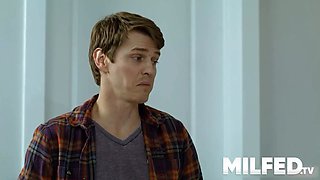 Cheating cougar seduces the teenager delivery guy - milfed