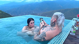 Tinder Date Ends in Outdoor Sex with Chicamocha Cannon in the Background