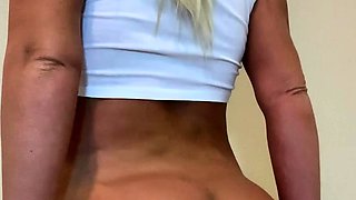 Close up MiLF getting it in the ass