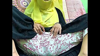 Sexy Indian Aunty Riya Chowdhury Needs Hard Anal Fucking