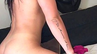 Webcam brunette solo masturbation